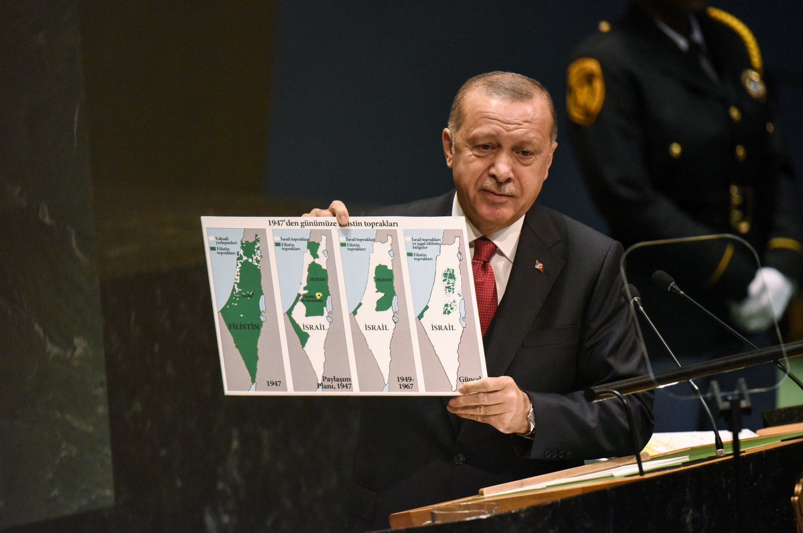 Erdogan shows Israeli map